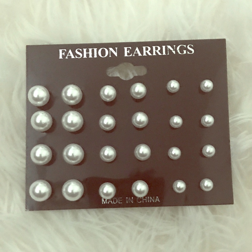 12 sets of Pearl Earrings